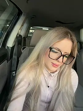 Holly-Glamour online show from 05-16-26, 06:28