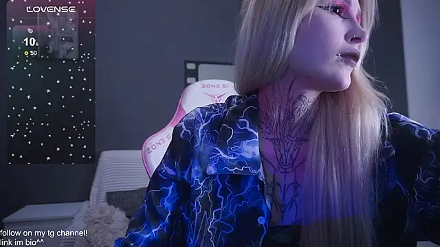 fraulein mooon online show from 11-16-25, 10:59