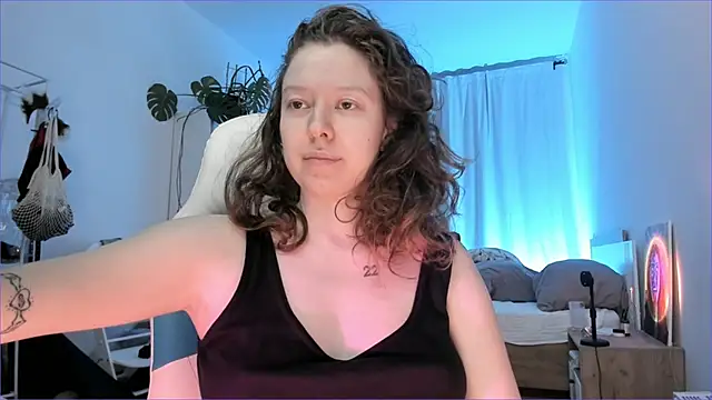 Viktoria Oliverr online show from 11-25-25, 06:46