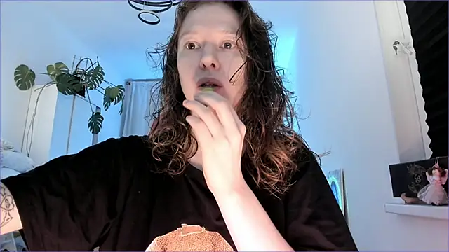 Viktoria Oliverr online show from 11-26-25, 04:46