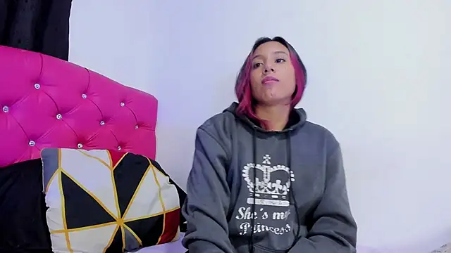 katia  dann online show from 02-05-25, 10:33