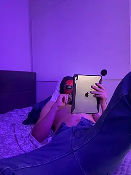 Daniel2zuZ online show from 10-05-25, 05:44