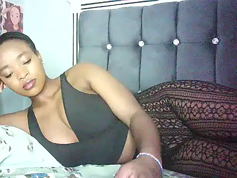 Cryaluna online show from 05-23-26, 07:35