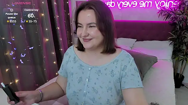 FeralPeach online show from 10-01-25, 04:51