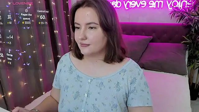 FeralPeach online show from 10-18-25, 05:10