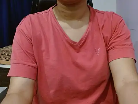 Snapshot of priya__81 chatting on 01-02-25, 06:34 priya 81 online show from 01-02-25, 06:34