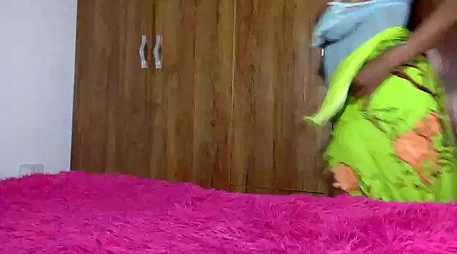 Rose berry online show from 02-21-25, 07:21