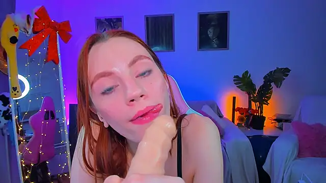 Snapshot of Alyssa_Smitt chatting on 01-19-25, 01:22 Alyssa Smitt online show from 01-19-25, 01:22