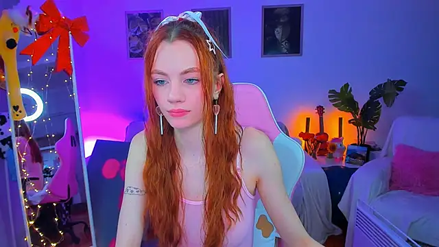 Snapshot of Alyssa_Smitt chatting on 01-27-25, 02:20 Alyssa Smitt online show from 01-27-25, 02:20