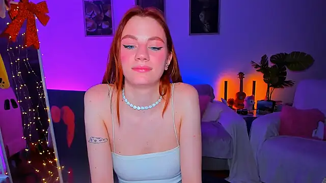 Snapshot of Alyssa_Smitt chatting on 03-06-25, 11:42 Alyssa Smitt online show from 03-06-25, 11:42