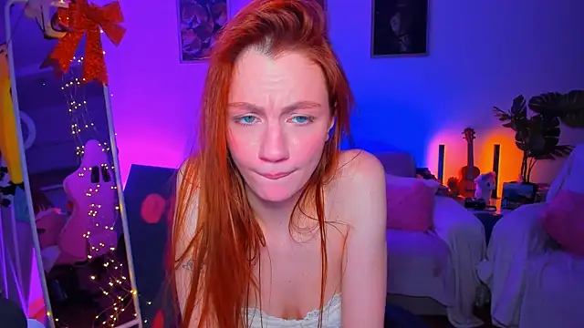 Snapshot of Alyssa_Smitt chatting on 03-19-25, 03:52 Alyssa Smitt online show from 03-19-25, 03:52