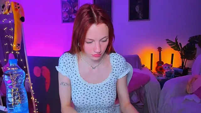 Snapshot of Alyssa_Smitt chatting on 09-14-25, 11:59 Alyssa Smitt online show from 09-14-25, 11:59