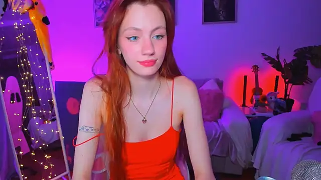 Snapshot of Alyssa_Smitt chatting on 09-29-25, 09:52 Alyssa Smitt online show from 09-29-25, 09:52