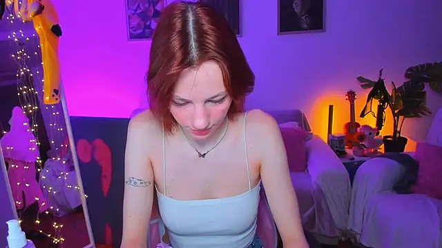 Snapshot of Alyssa_Smitt chatting on 10-09-25, 01:47 Alyssa Smitt online show from 10-09-25, 01:47