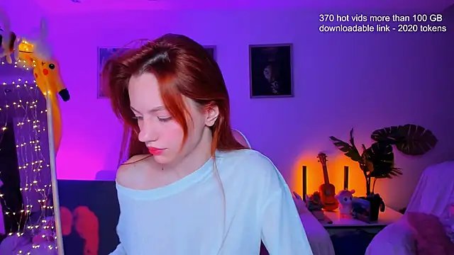 Snapshot of Alyssa_Smitt chatting on 11-21-25, 01:15 Alyssa Smitt online show from 11-21-25, 01:15