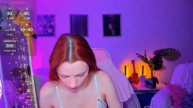 Snapshot of Alyssa_Smitt chatting on 11-23-25, 12:32 Alyssa Smitt online show from 11-23-25, 12:32