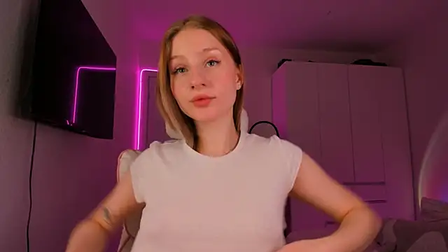 Snapshot of Eva_Davi chatting on 01-19-25, 05:05 Eva Davi online show from 01-19-25, 05:05