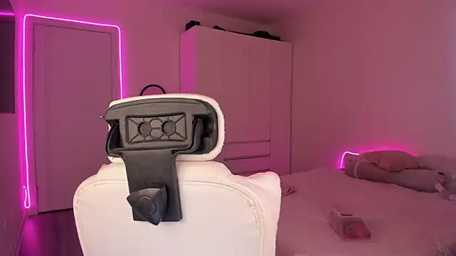 Snapshot of Eva_Davi chatting on 02-16-25, 01:47 Eva Davi online show from 02-16-25, 01:47