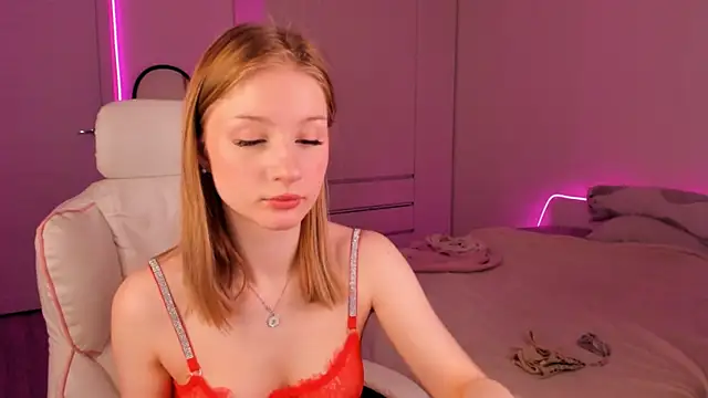 Snapshot of Eva_Davi chatting on 02-19-25, 01:51 Eva Davi online show from 02-19-25, 01:51