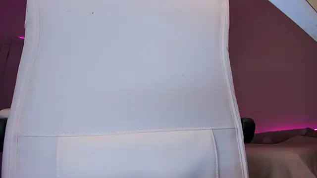 Snapshot of Eva_Davi chatting on 03-04-25, 02:06 Eva Davi online show from 03-04-25, 02:06