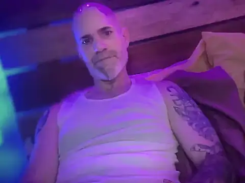Snapshot of NC_Bald_and_Beautiful chatting on 12-20-25, 11:39 NC Bald and Beautiful online show from 12-20-25, 11:39