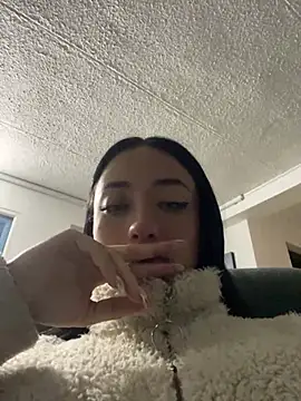 Snapshot of Ady_18 chatting on 01-21-25, 10:30 Ady 18 online show from 01-21-25, 10:30