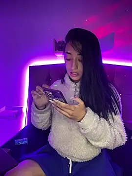 Snapshot of Ady_18 chatting on 01-28-25, 01:27 Ady 18 online show from 01-28-25, 01:27