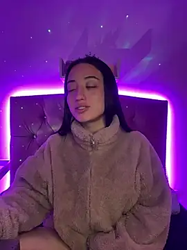 Snapshot of Ady_18 chatting on 01-31-25, 04:48 Ady 18 online show from 01-31-25, 04:48