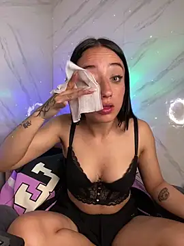 Snapshot of Ady_18 chatting on 02-08-25, 01:11 Ady 18 online show from 02-08-25, 01:11