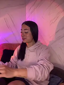 Snapshot of Ady_18 chatting on 02-15-25, 06:44 Ady 18 online show from 02-15-25, 06:44