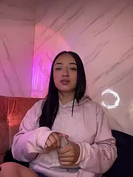 Snapshot of Ady_18 chatting on 02-15-25, 10:31 Ady 18 online show from 02-15-25, 10:31