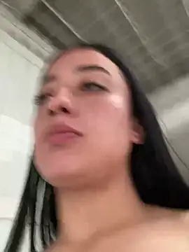 Snapshot of Ady_18 chatting on 02-17-25, 09:30 Ady 18 online show from 02-17-25, 09:30