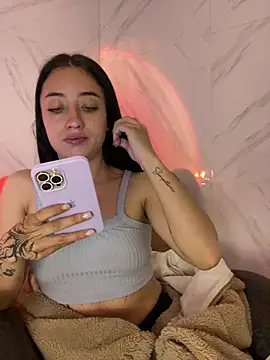 Snapshot of Ady_18 chatting on 02-20-25, 08:25 Ady 18 online show from 02-20-25, 08:25