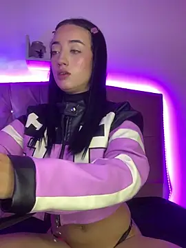 Snapshot of Ady_18 chatting on 02-25-25, 06:31 Ady 18 online show from 02-25-25, 06:31