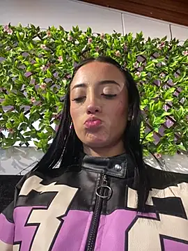 Snapshot of Ady_18 chatting on 02-25-25, 09:46 Ady 18 online show from 02-25-25, 09:46