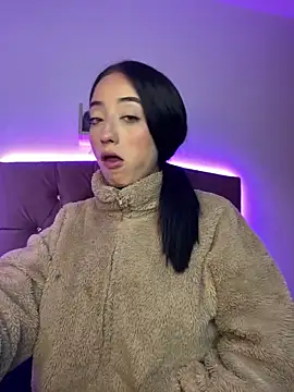 Snapshot of Ady_18 chatting on 03-04-25, 11:32 Ady 18 online show from 03-04-25, 11:32