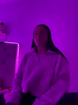 Snapshot of Ady_18 chatting on 03-06-25, 12:43 Ady 18 online show from 03-06-25, 12:43