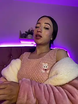 Snapshot of Ady_18 chatting on 03-13-25, 01:43 Ady 18 online show from 03-13-25, 01:43