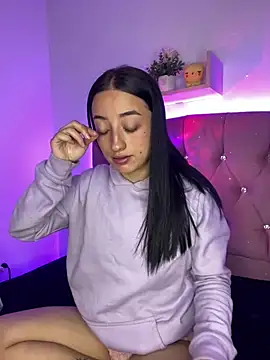 Snapshot of Ady_18 chatting on 03-19-25, 10:42 Ady 18 online show from 03-19-25, 10:42