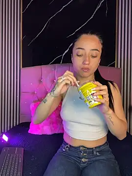 Snapshot of Ady_18 chatting on 09-24-25, 06:11 Ady 18 online show from 09-24-25, 06:11