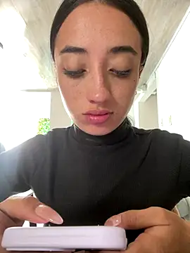 Snapshot of Ady_18 chatting on 10-15-25, 05:35 Ady 18 online show from 10-15-25, 05:35