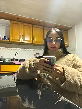 Snapshot of Ady_18 chatting on 10-28-25, 12:36 Ady 18 online show from 10-28-25, 12:36