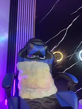 Snapshot of Ady_18 chatting on 10-29-25, 07:37 Ady 18 online show from 10-29-25, 07:37