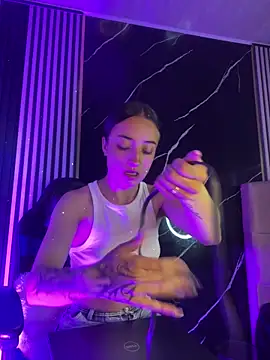 Snapshot of Ady_18 chatting on 10-30-25, 04:52 Ady 18 online show from 10-30-25, 04:52