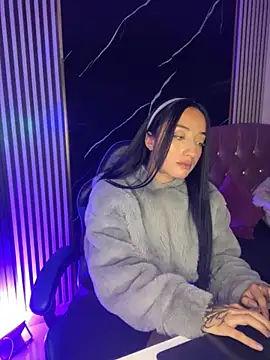 Snapshot of Ady_18 chatting on 11-18-25, 08:57 Ady 18 online show from 11-18-25, 08:57