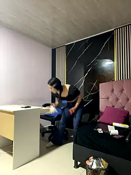 Snapshot of Ady_18 chatting on 11-25-25, 02:28 Ady 18 online show from 11-25-25, 02:28