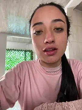 Snapshot of Ady_18 chatting on 11-27-25, 06:43 Ady 18 online show from 11-27-25, 06:43