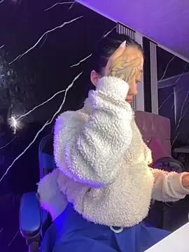 Snapshot of Ady_18 chatting on 11-29-25, 03:59 Ady 18 online show from 11-29-25, 03:59