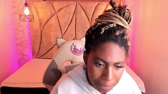 Queen perla  online show from 01-20-25, 05:48