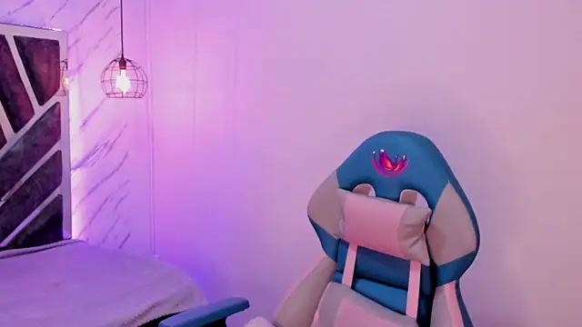 Queen perla  online show from 09-10-25, 12:05